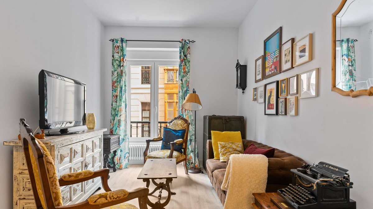 Cimadevilla Apartment | Apartment 'Diecinueve Treinta' with Private Terrace and Wi-Fi