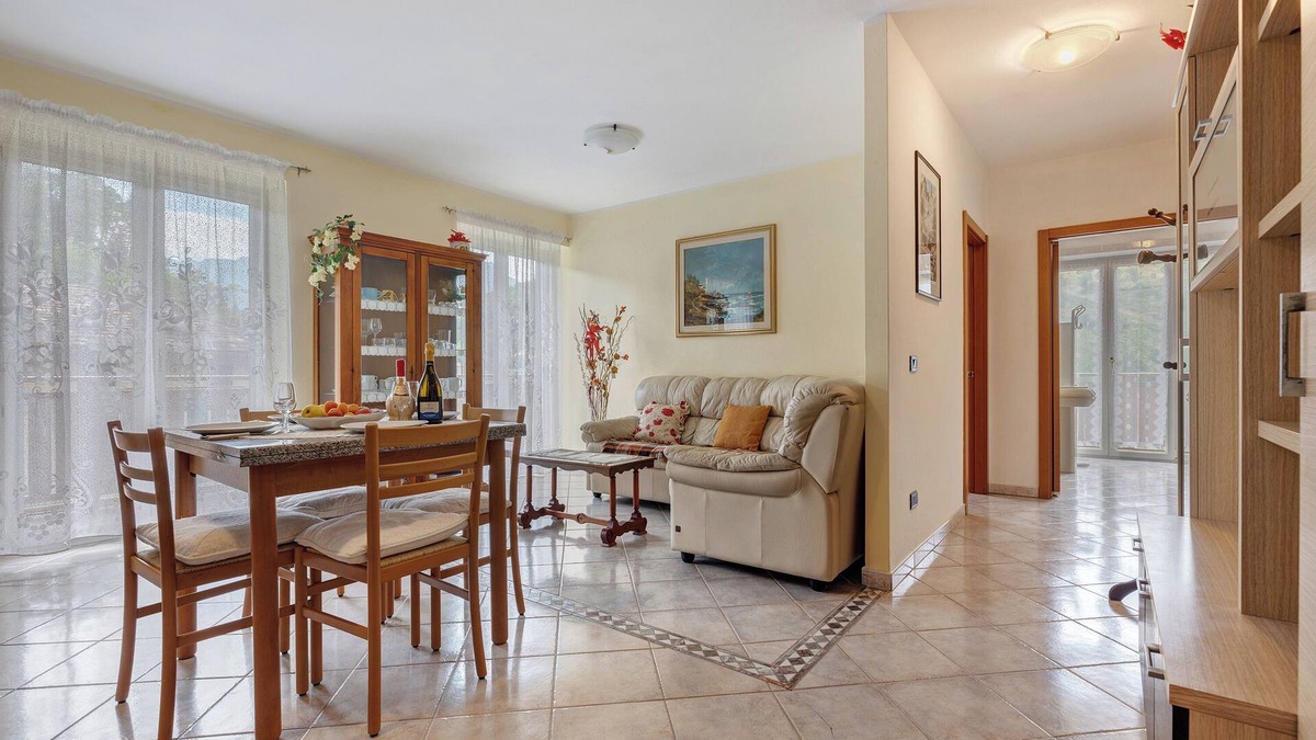 Ponte Arche Apartment | Apartment 'Dimora Fucine 33 - Casa Doppia' with Mountain View, Balcony and Wi-Fi
