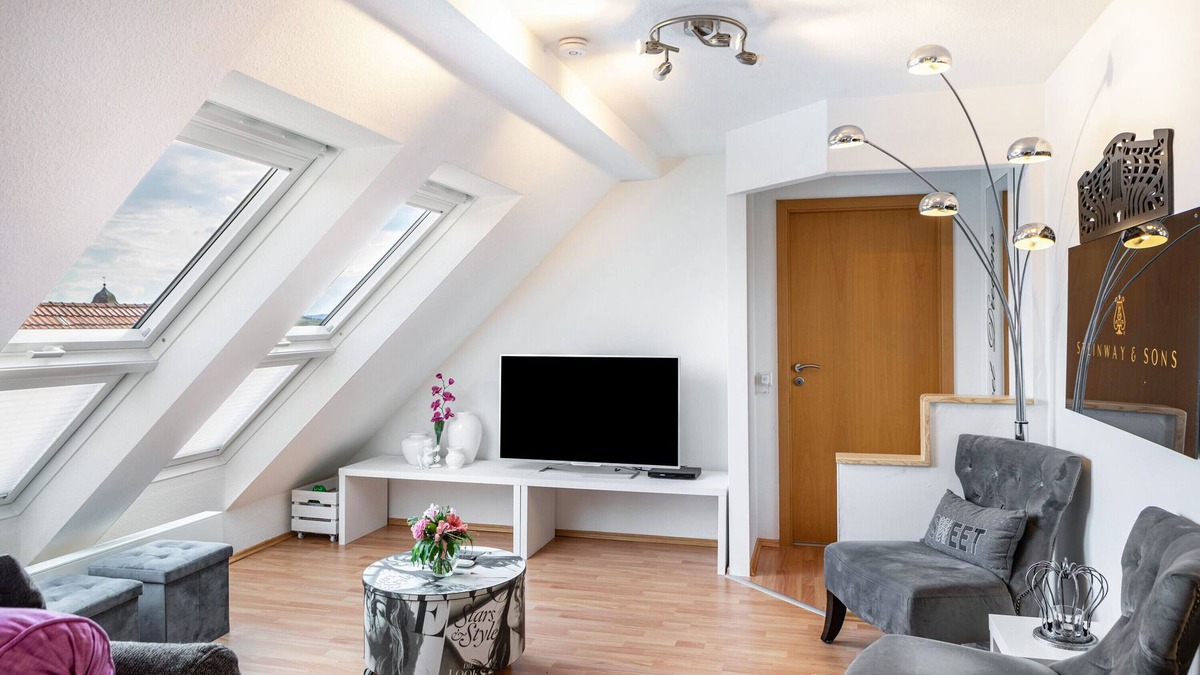 Gudensberg Apartment | Apartment 'Dinas Dach' with Wi-Fi and Air Conditioning