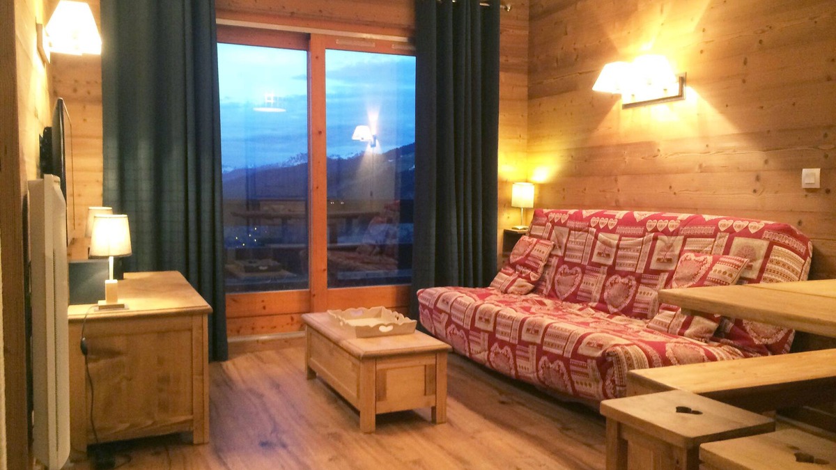 Meribel-Mottaret Apartment | Apartment ,Direct access to the slopes,4-6 persons,35 m2,beautiful view,wifi