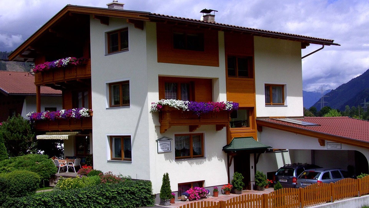 Distelberg Apartment | Apartment directly at the Aufenfeld campsite