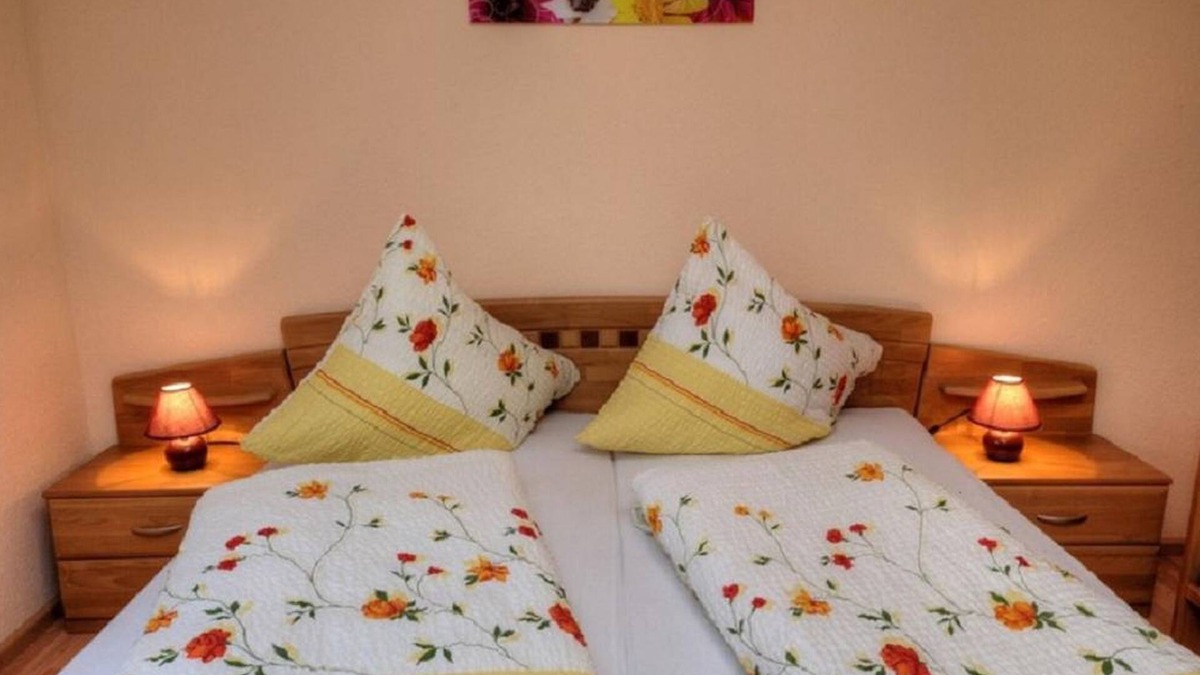 Glottertal Apartment | Apartment 'Dischhansenhof' with Mountain View, Shared Garden and Wi-Fi