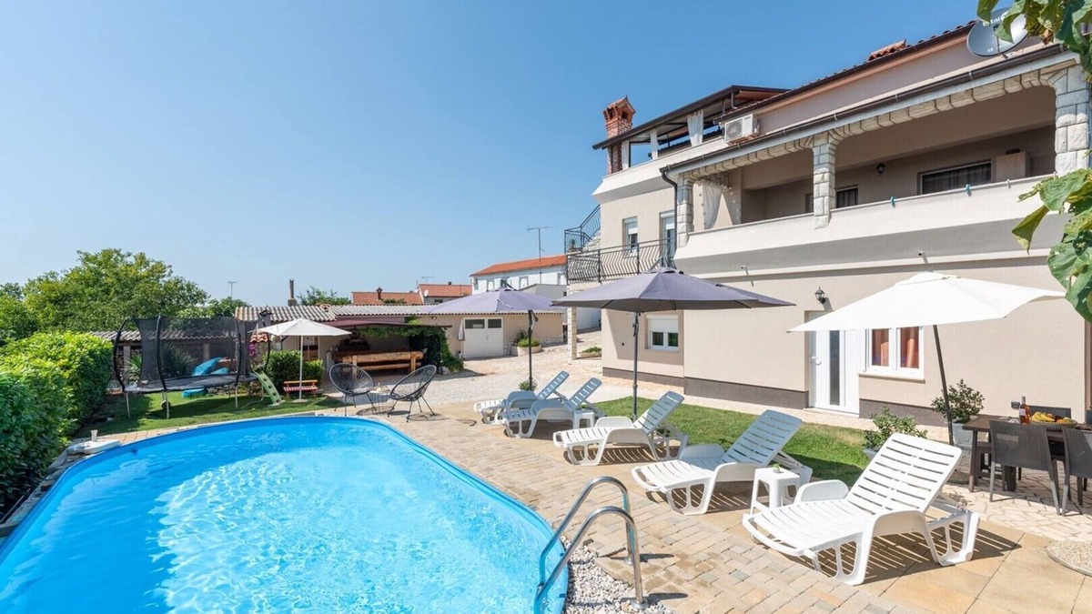 Fuskulin Apartment | Apartment Dobrec II With Shared Pool