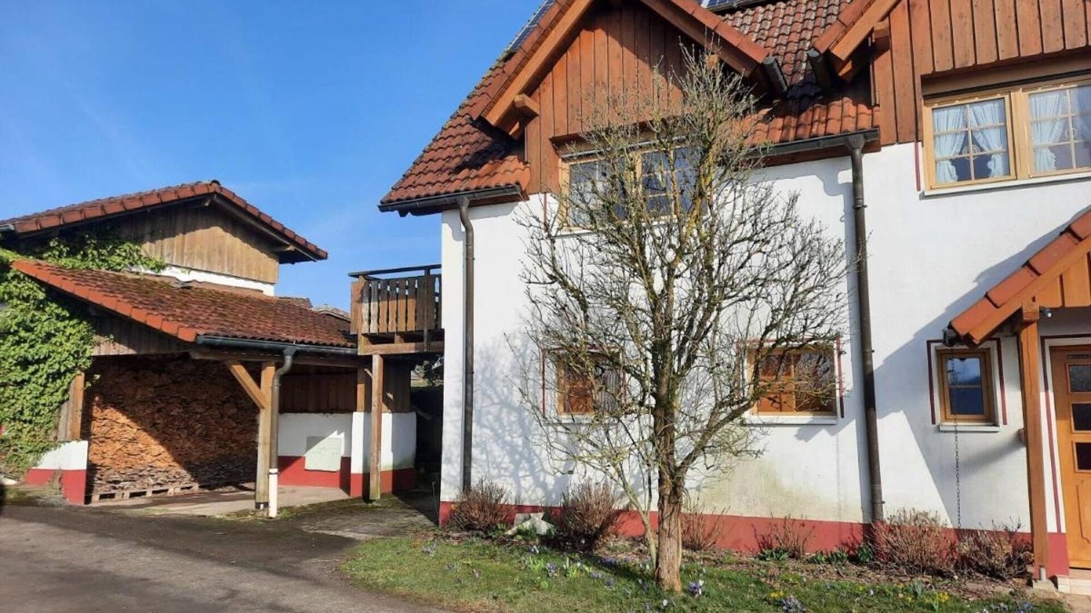 Meinerzhagen Apartment | Apartment 'Dörflich' with Shared Garden and Wi-Fi
