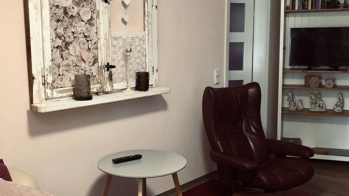 Sababurg Apartment | Apartment 'Dornröschenstube' with Shared Garden, Balcony and Wi-Fi