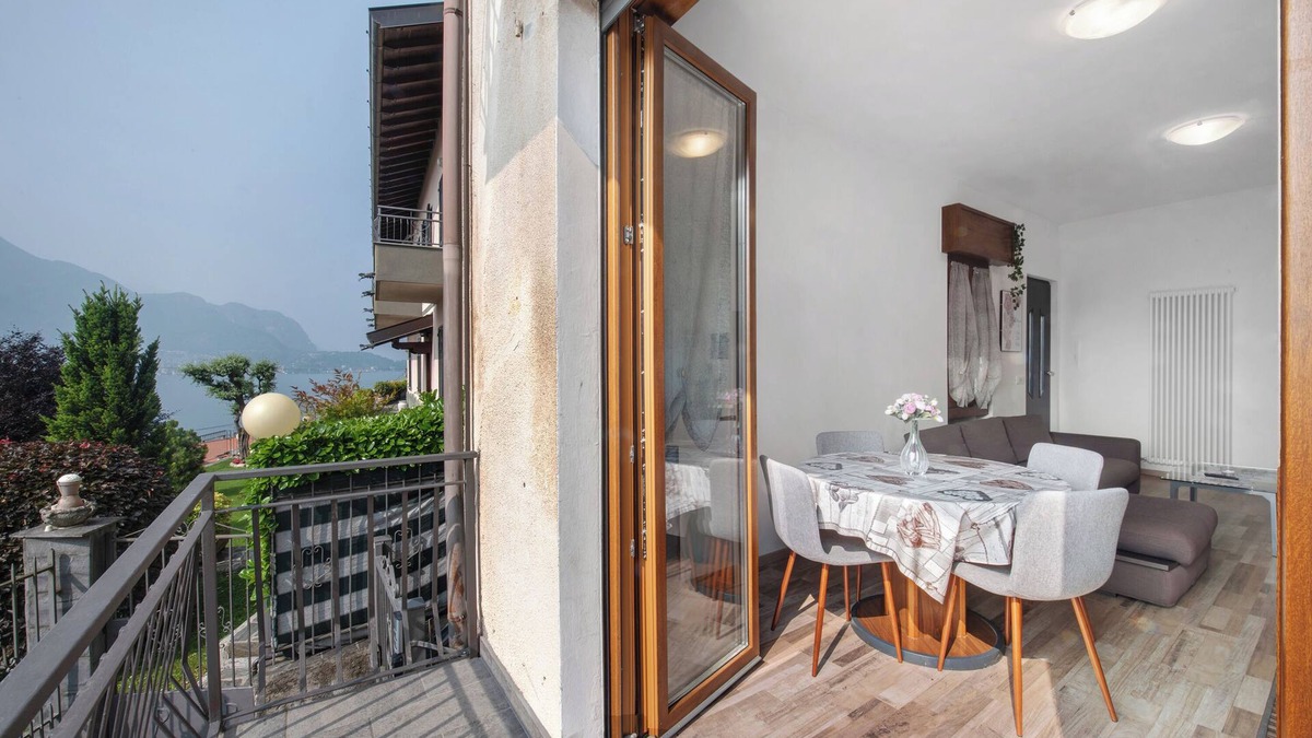 Lezzeno Apartment | Apartment 'Dudi Jolie' with Lake View, Whirlpool, Terrace and Wi-Fi