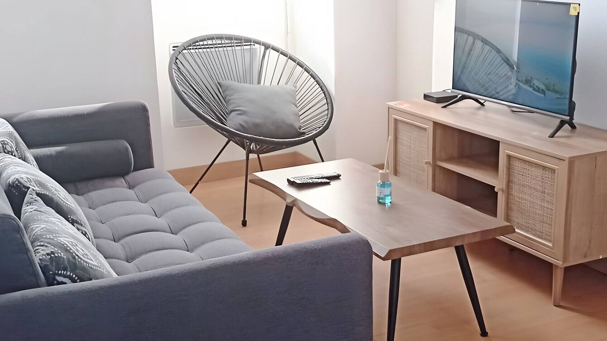 Beauvais Apartment | Apartment 'Duplex 40 M2 Centre Ville' with Wi-Fi