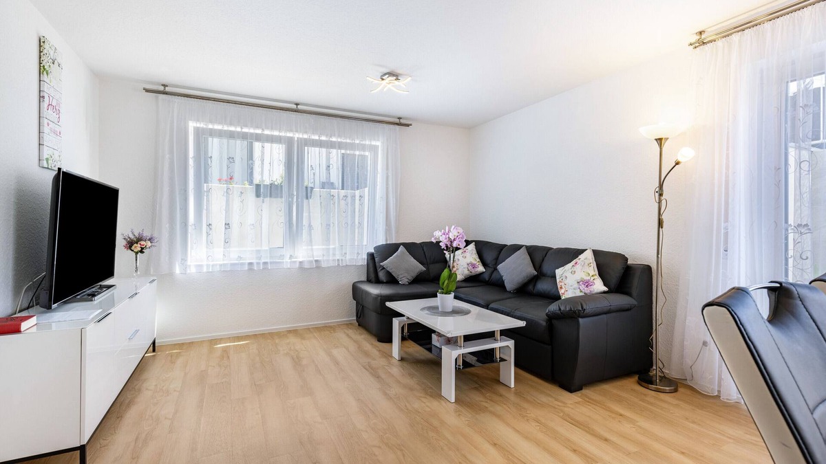 Dusslingen Apartment | Apartment "Dußlingen" with Private Terrace & Wi-Fi