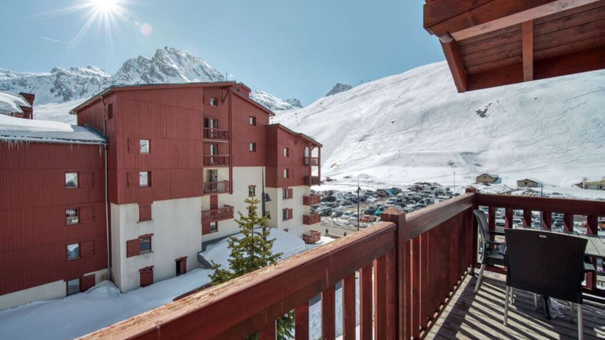 Val Claret Ski Chalet | Apartment Ecrin B 324 – Tignes Val Claret – Balcony with Grande-Motte View