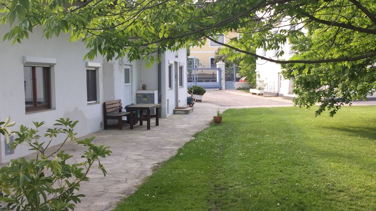 Sankt Polten Apartment | Apartment EINS - with a view of the countryside