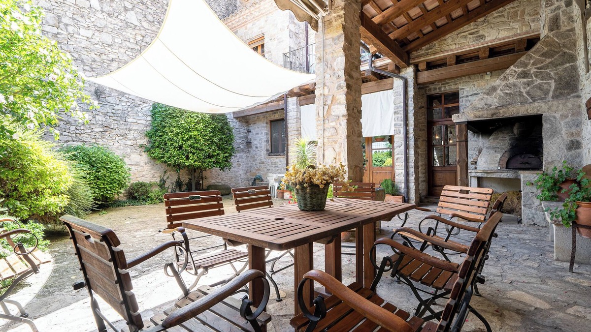 Conesa Apartment | Apartment 'El Clos 1' with Mountain View, Private Terrace and Wi-Fi