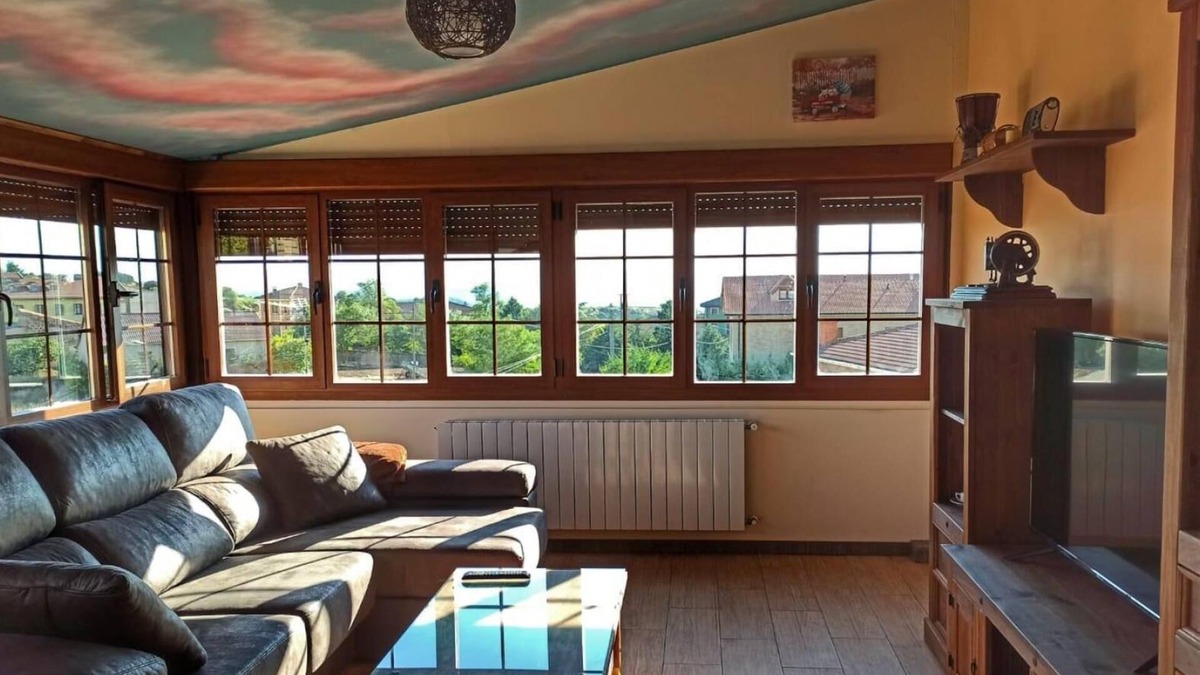 Abalos Apartment | Apartment 'El Guardaviñas El Prado' with Mountain View, Shared Terrace and Wi-Fi