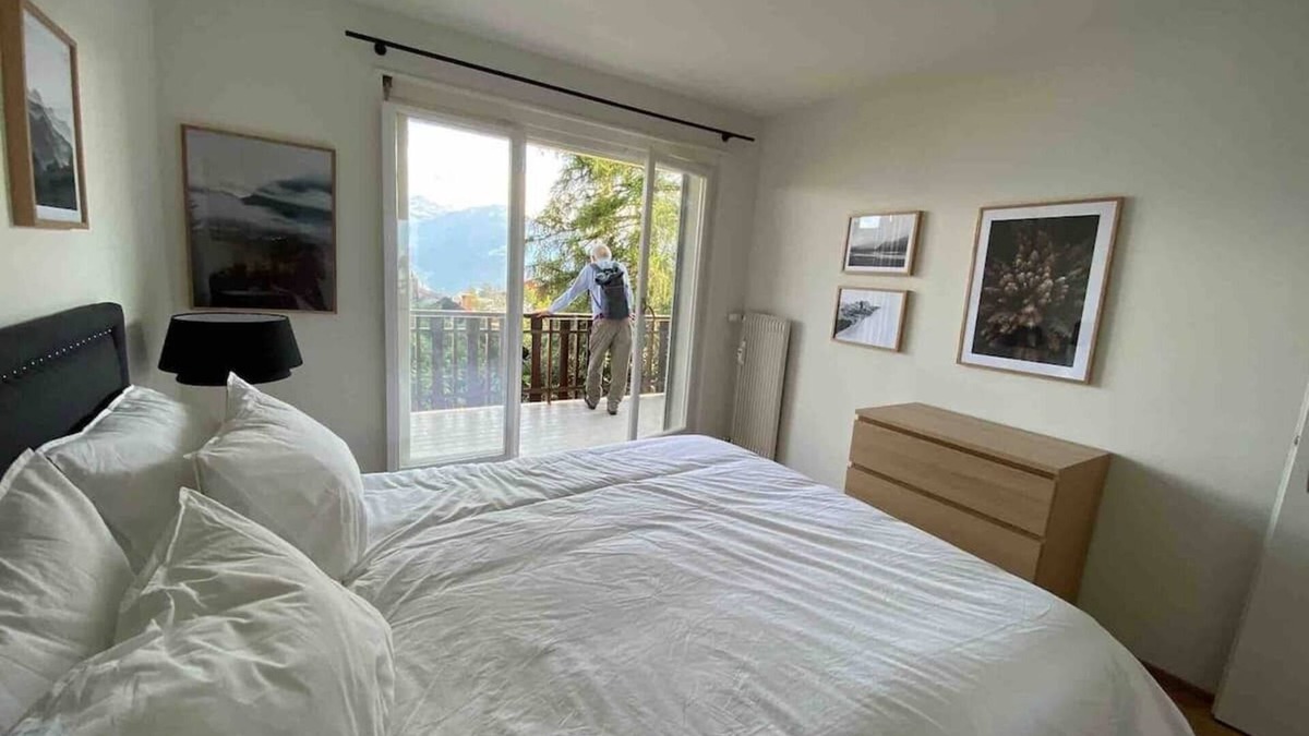 Randogne Apartment | Apartment Elysée 4 Crans Montana Switzerland. Ski, hike, golf, sun, lakes