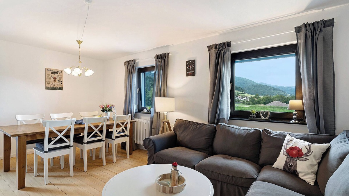 Gutach im Breisgau Apartment | Apartment 'Emma' with Mountain View, Balcony and Wi-Fi
