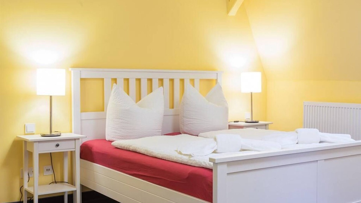Colditz Apartment | Apartment-Ensuite with Shower-Schloss Lichtenwalde