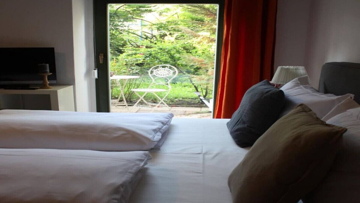 Zentrum-Sued Apartment | Apartment-Ensuite with Shower-Terrace near Bayerischer