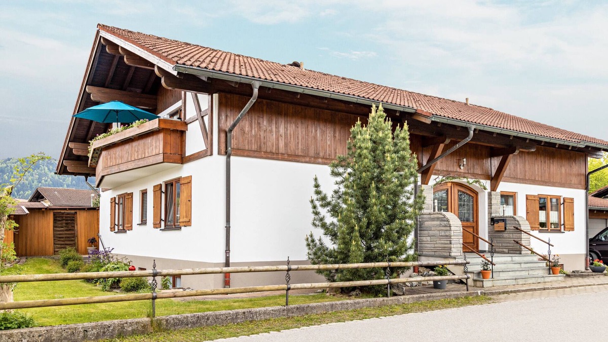 Wertach Apartment | Apartment 'Erd - Reuterwanne' with Mountain View, Shared Garden and Wi-Fi