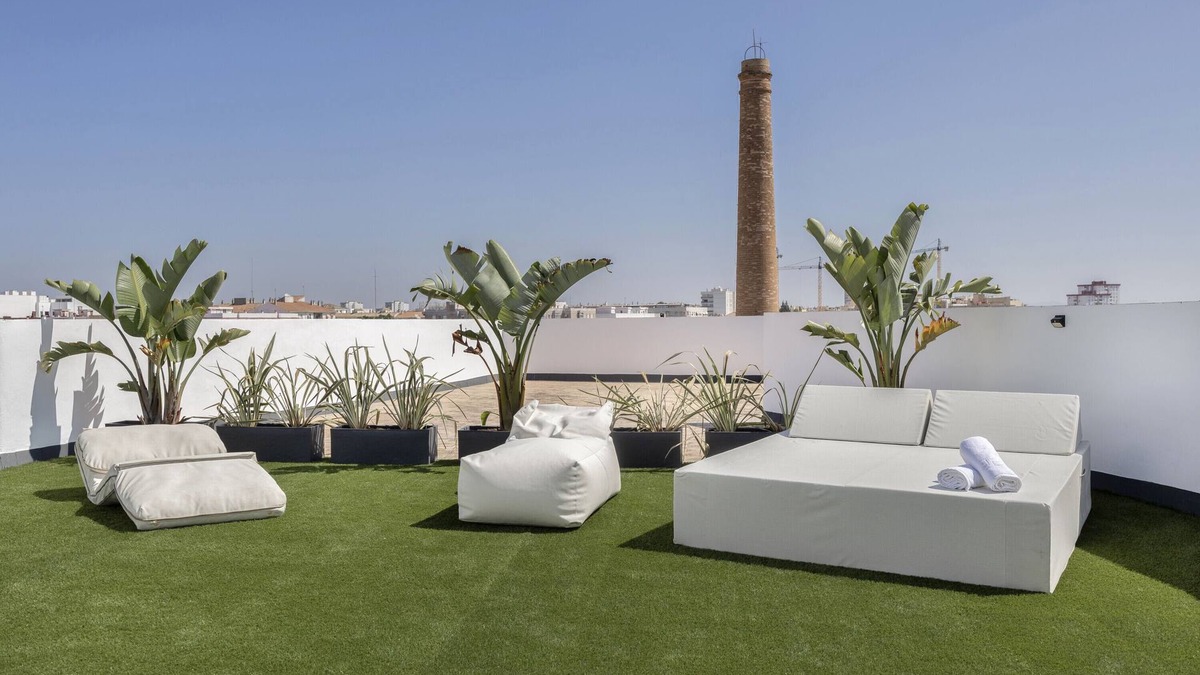 Jerez de la Frontera Old Town Apartment | Apartment 'Calle Larga 48 Golf Incluido' with Private Terrace, Wi-Fi and Air Conditioning