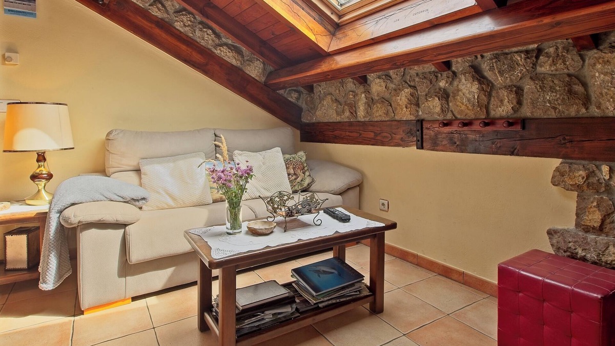 Portilla de la Reina Apartment | Apartment 'Nido De Águila' with Mountain View and Wi-Fi