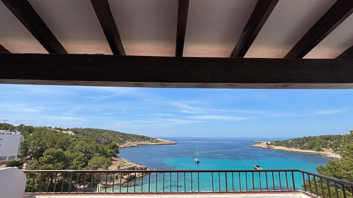 Portinatx Apartment | Apartment in A Hotel '5personas Vista Mar' with Sea View, Wi-Fi and Air Conditioning
