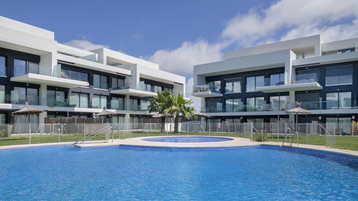Zahara de los Atunes Apartment | Apartment 'Palacio De Pilas 30' with Shared Pool, Wi-Fi and Air Conditioning
