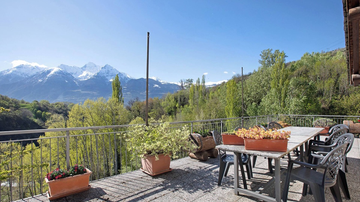 Gignod Apartment | Apartment 'Eun Tchì Vo - Gignod' with Mountain View, Shared Terrace, Barbecue and Wi-Fi