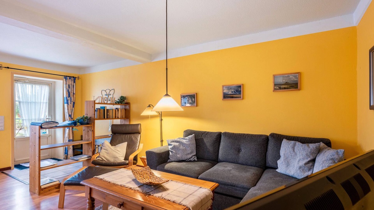 Emmelsbuell-Horsbuell Apartment | Apartment 'Ferienwohnung 1 - Ute' with Shared Terrace, Shared Garden and Wi-Fi