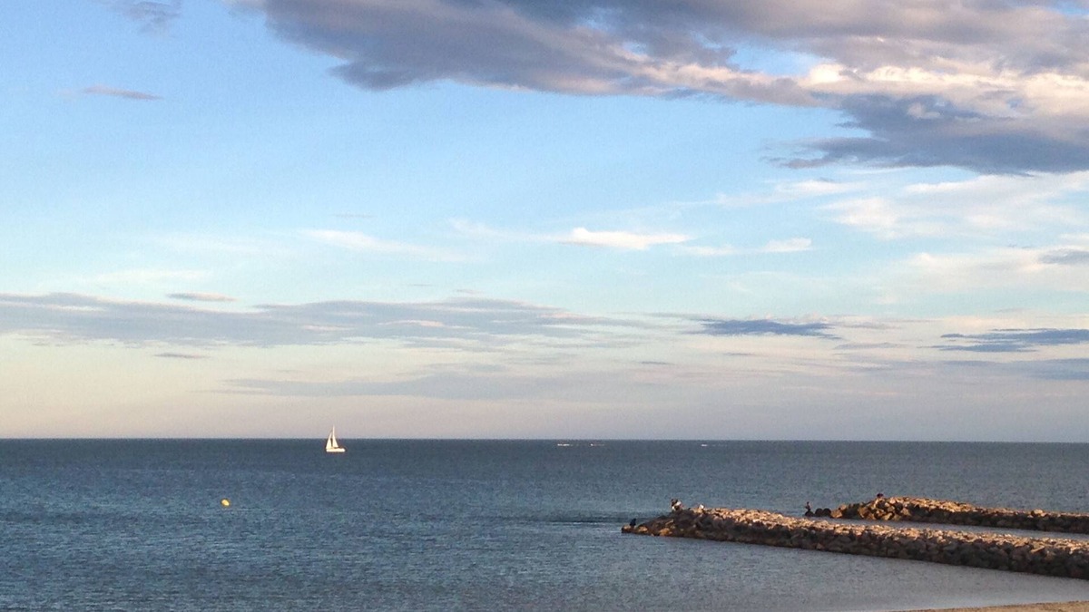 Palavas-les-Flots Apartment | Apartment F3 air-conditioned, beachfront terrace sea view 1st line