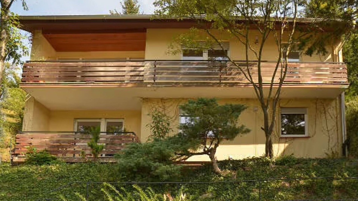 Weinheim Apartment | Apartment 'Familie Kreckel' with Balcony and Wi-Fi