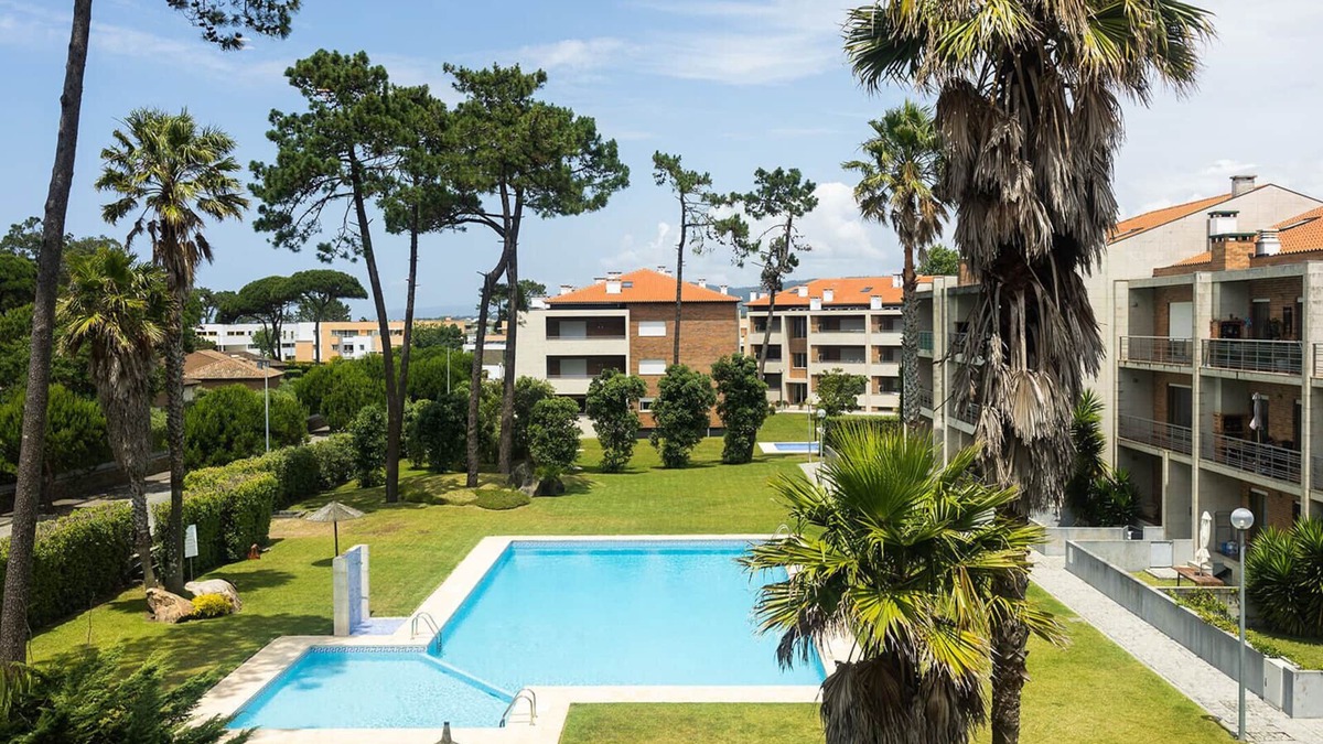 Fao Apartment | Apartment 'Fão' with Shared Pool, Shared Garden and Wi-Fi