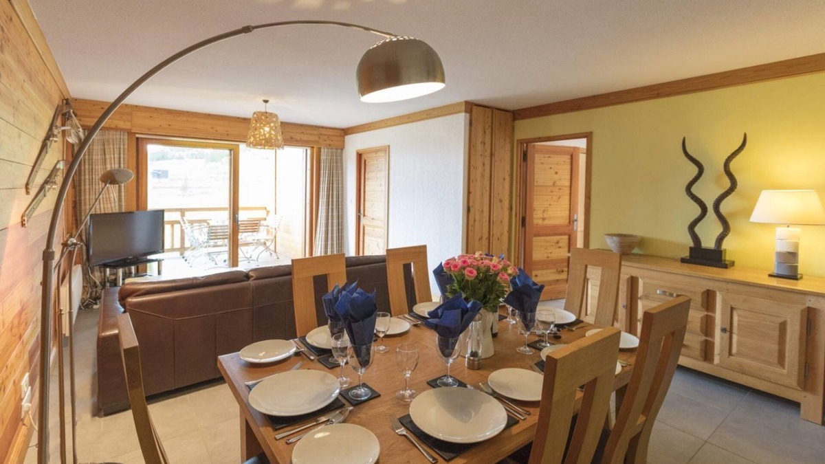 Montgenevre Apartment | Apartment Felicite - a beautiful 6 person apartment with easy on-piste location