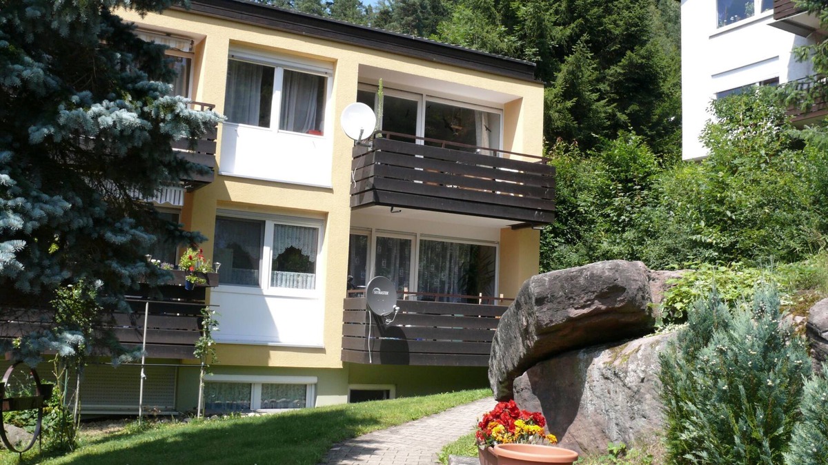 Bad Liebenzell Apartment | Apartment "Ferienwohnung Dittmar am Kaffeehof" with Balcony & Wi-Fi