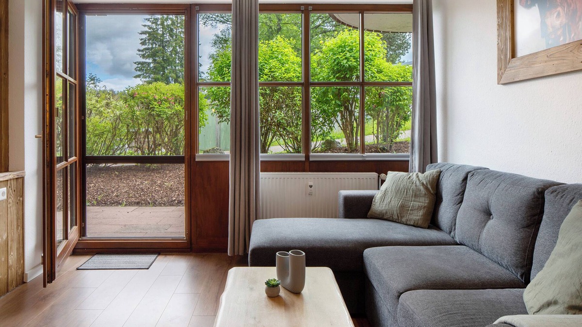 Hinterzarten Apartment | Apartment 'Ferienwohnung Am Mehlberg' with Shared Terrace and Wi-Fi