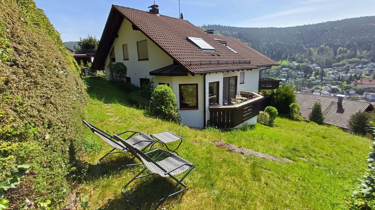Bad Wildbad Apartment | Apartment 'Ferienwohnung Panoramablick' with Mountain View, Private Garden and Wi-Fi