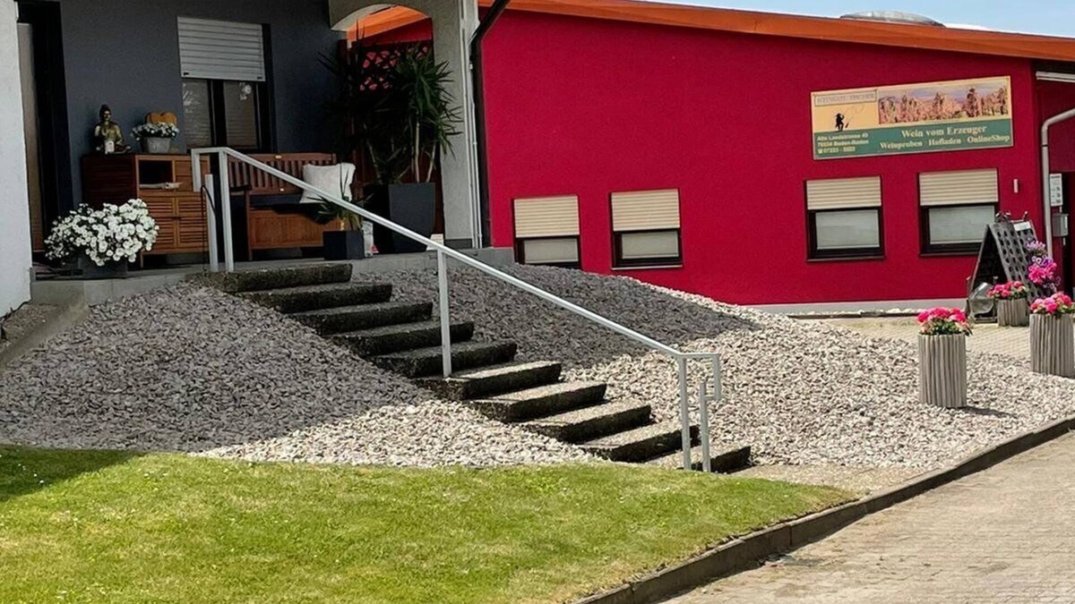 Steinbach Apartment | Apartment 'Ferienwohnung Reblandblick' with Mountain View, Balcony and Wi-Fi