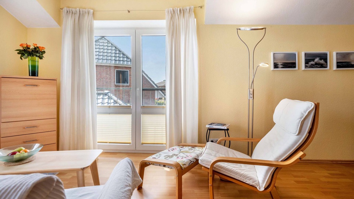 Eckernfoerde Apartment | Apartment 'Ferienwohnung 'Sonneck' with Balcony and Wi-Fi