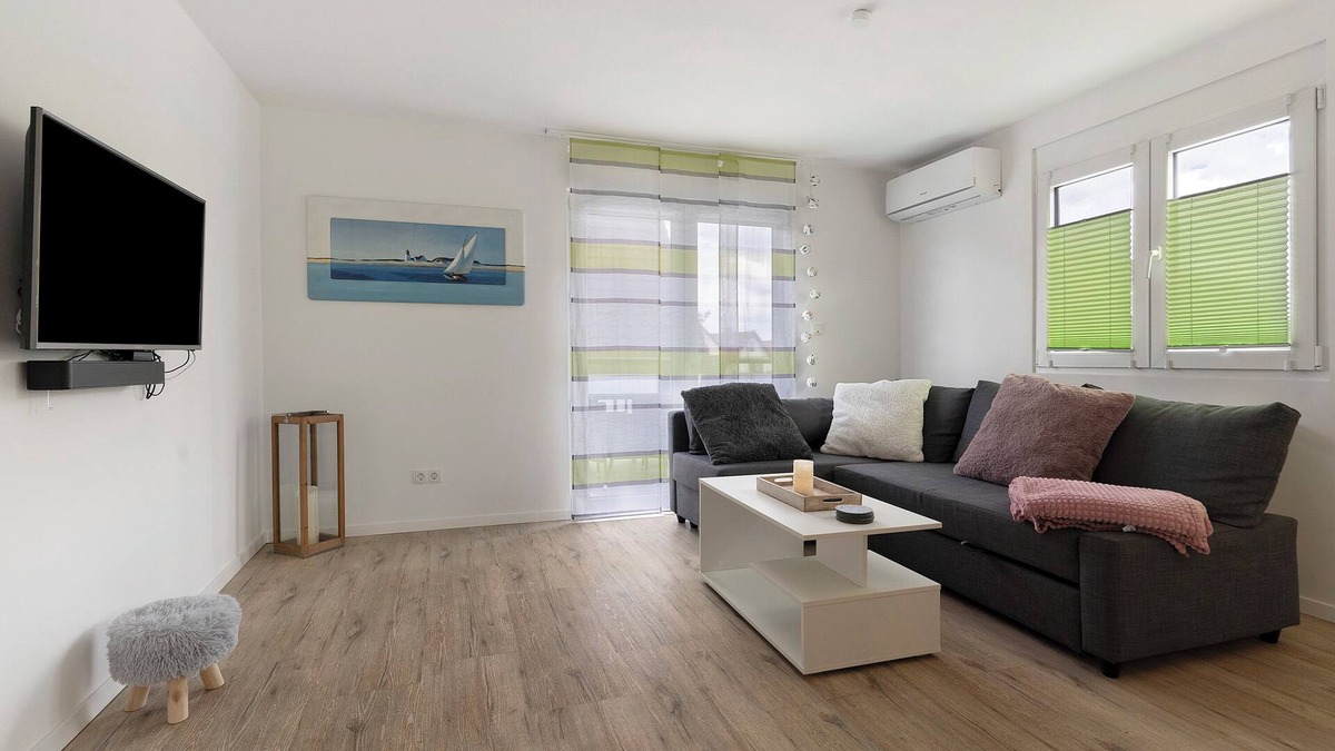 Heiligenzell Apartment | Apartment 'Ferienwohnung Obergeschoss' with Private Garden, Wi-Fi and Air Conditioning