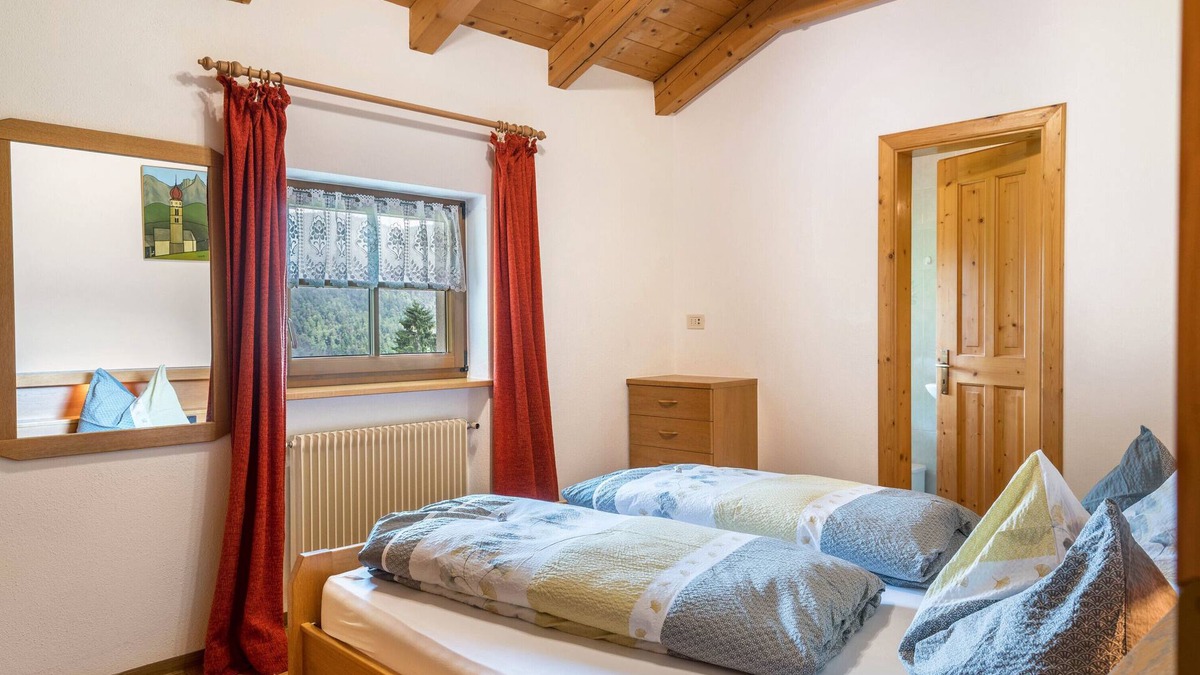 Kastelruth Apartment | Apartment 'Ferienwohnung Tisens' with Mountain View