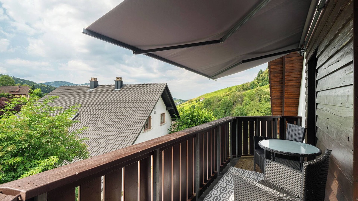 Buehlertal Apartment | Apartment 'Ferienwohnung Wintereck' with Mountain View