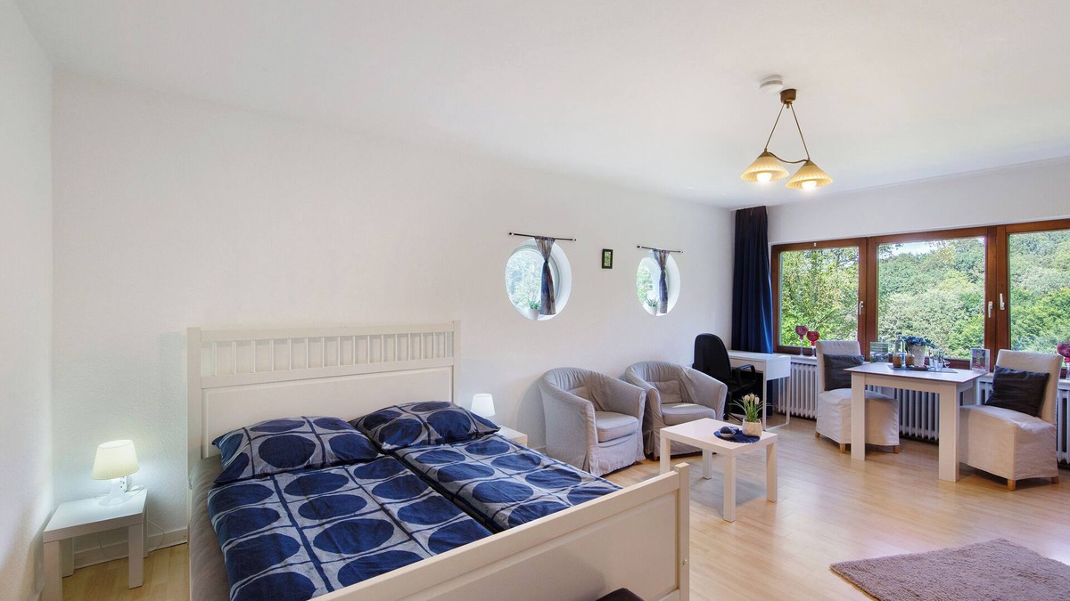 Remscheid Apartment | Apartment 'Ferienwohnung Waldblick' with Private Terrace, Private Garden and Wi-Fi