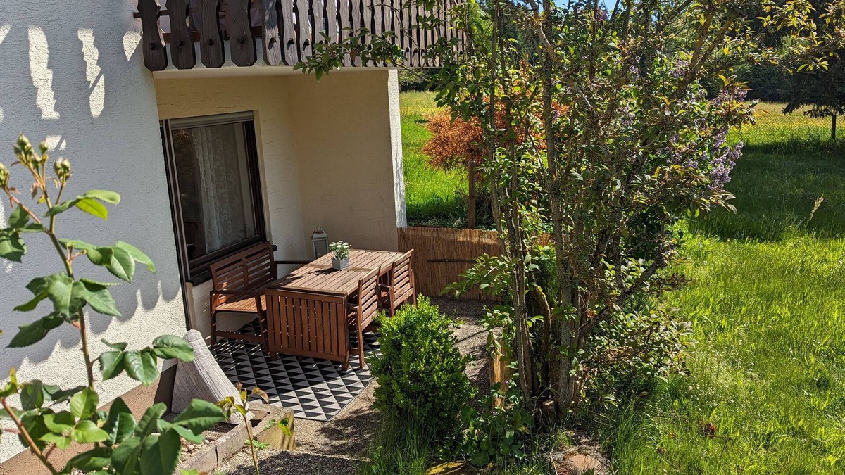 Oberlengenhardt Apartment | Apartment 'Ferienwohnung Wiesenblümle' with Private Terrace, Private Garden and Wi-Fi