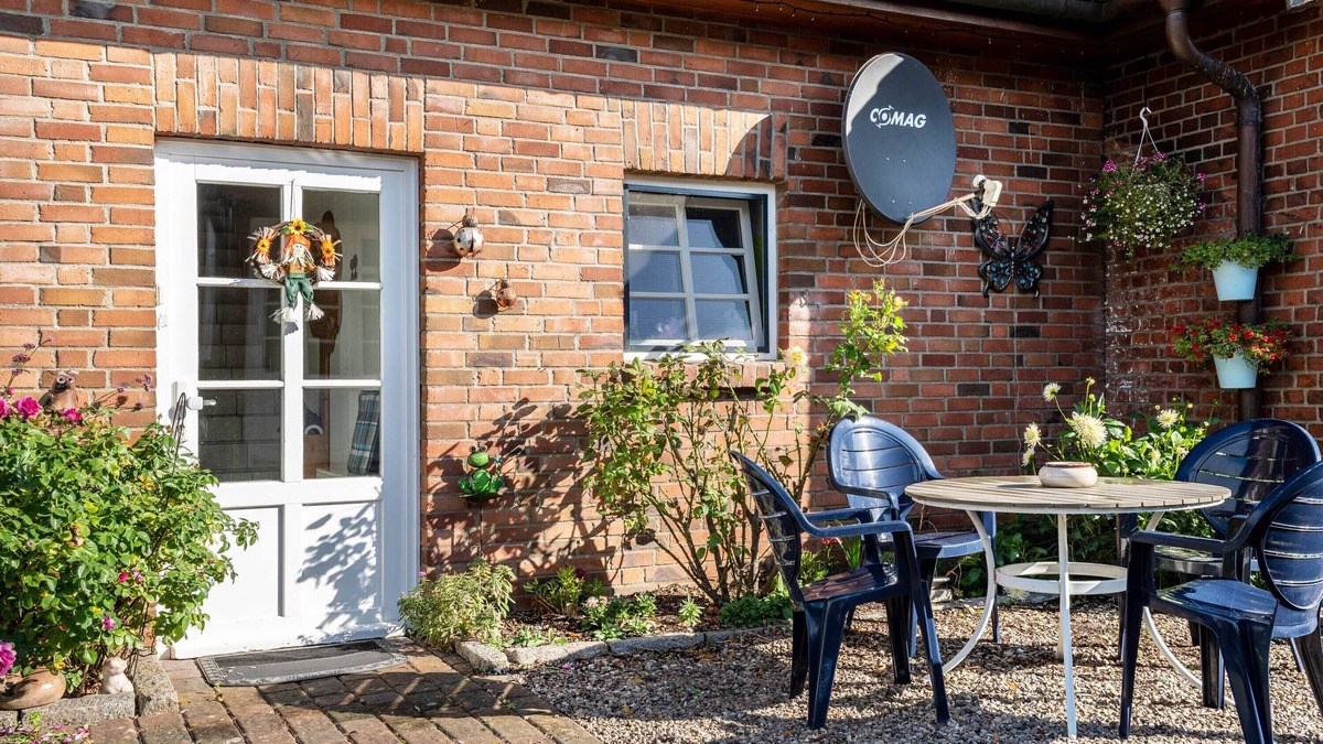 Bunsdorf Apartment | Apartment 'Ferienwohnung Wittensee' with Shared Terrace, Private Garden and Wi-Fi
