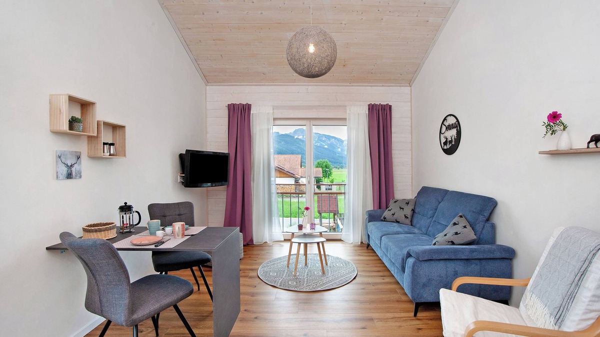 Halblech Apartment | Apartment 'Ferienwohnung Junge' with Mountain View, Balcony and Wi-Fi