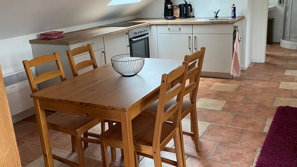 Kulmbach Apartment | Apartment 'Ferienwohnung An Den Eichen' with Wi-Fi