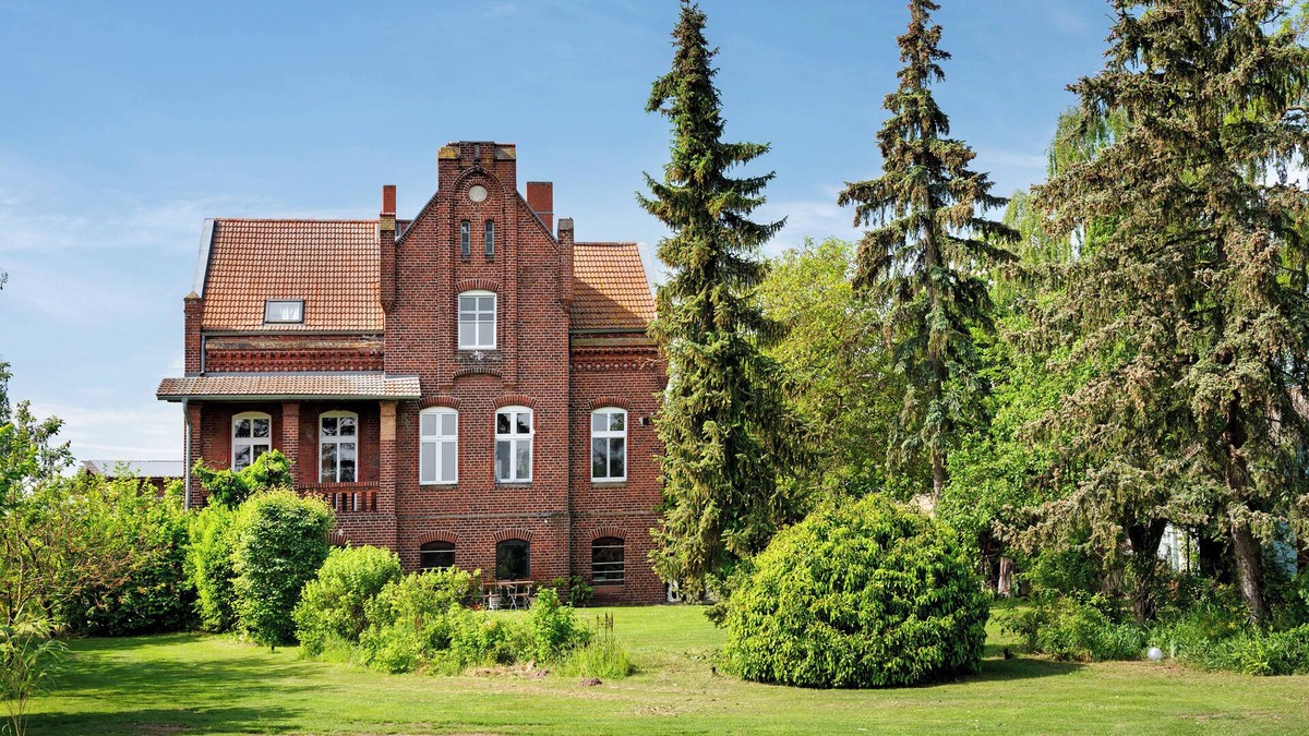 Steckelsdorf House | Apartment 'Ferienwohnung Ludwigslust Havelland' with Private Garden and Balcony