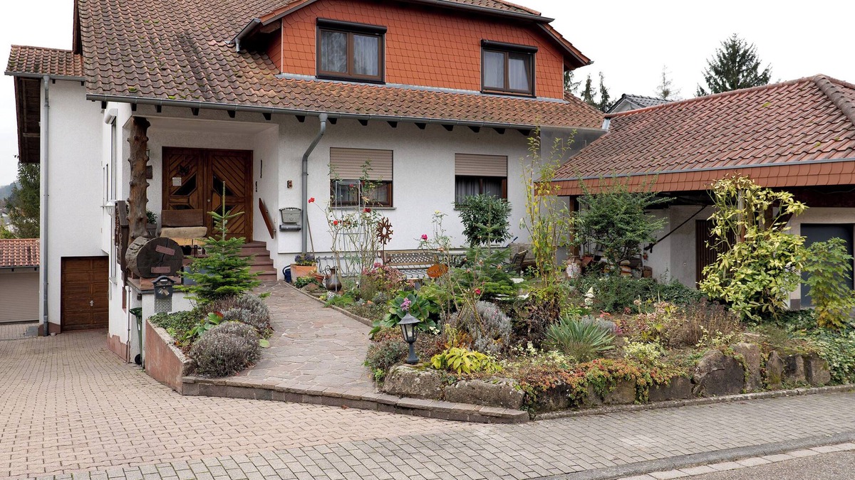 Eschelbach Apartment | Apartment 'Ferienwohnung Bender' with Shared Garden, Balcony and Wi-Fi