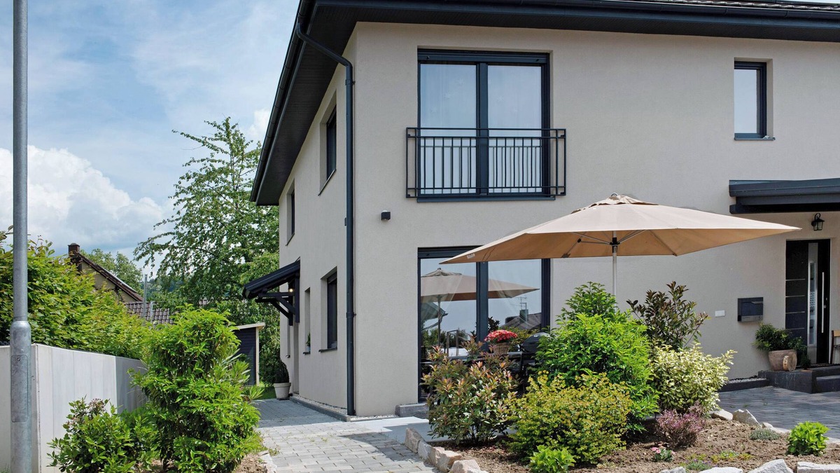 Laufen Apartment | Apartment 'Ferienwohnung Am Rebberg' with Private Terrace, Private Garden and Wi-Fi