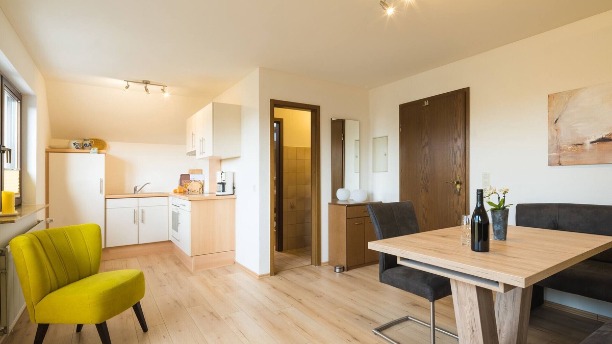 Auggen Apartment | Apartment 'Ferienwohnung Gutedel' with Shared Pool, Shared Garden and Wi-Fi