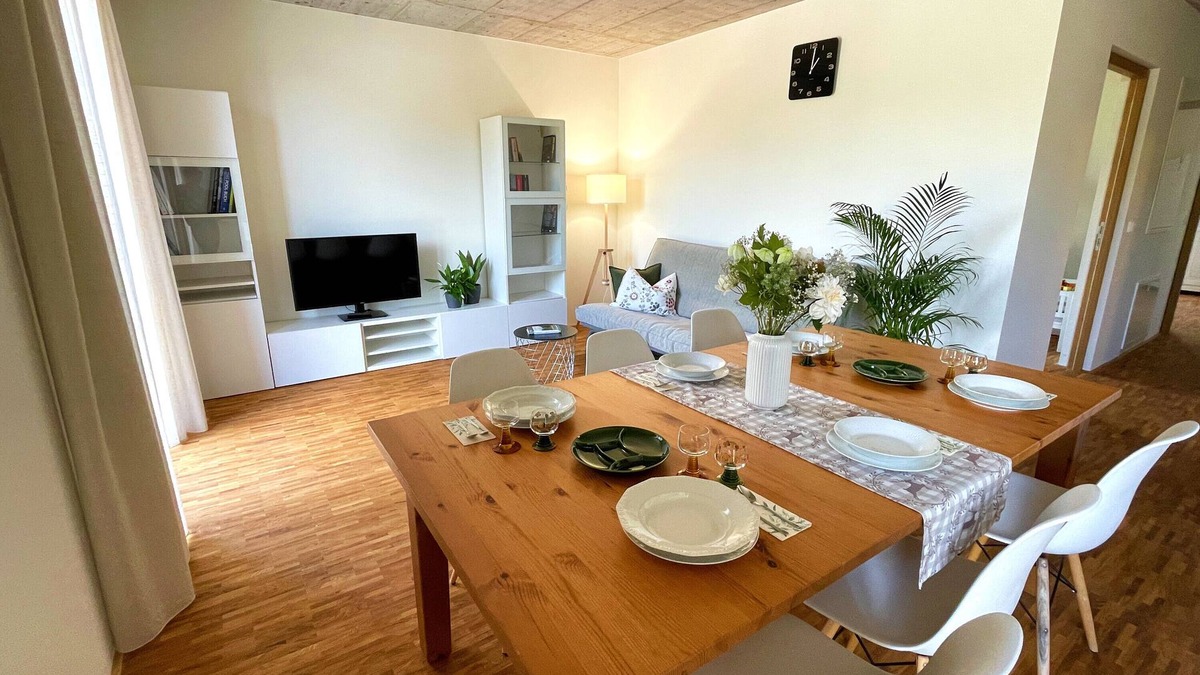 Elzach Apartment | Apartment 'Ferienwohnung Grüner Ausblick' with Mountain View and Wi-Fi