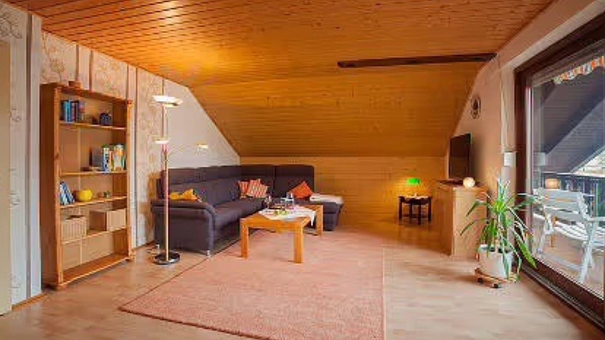 Jesberg Apartment | Apartment 'Ferienwohnung Lang Jesberg' with Shared Garden, Balcony and Wi-Fi